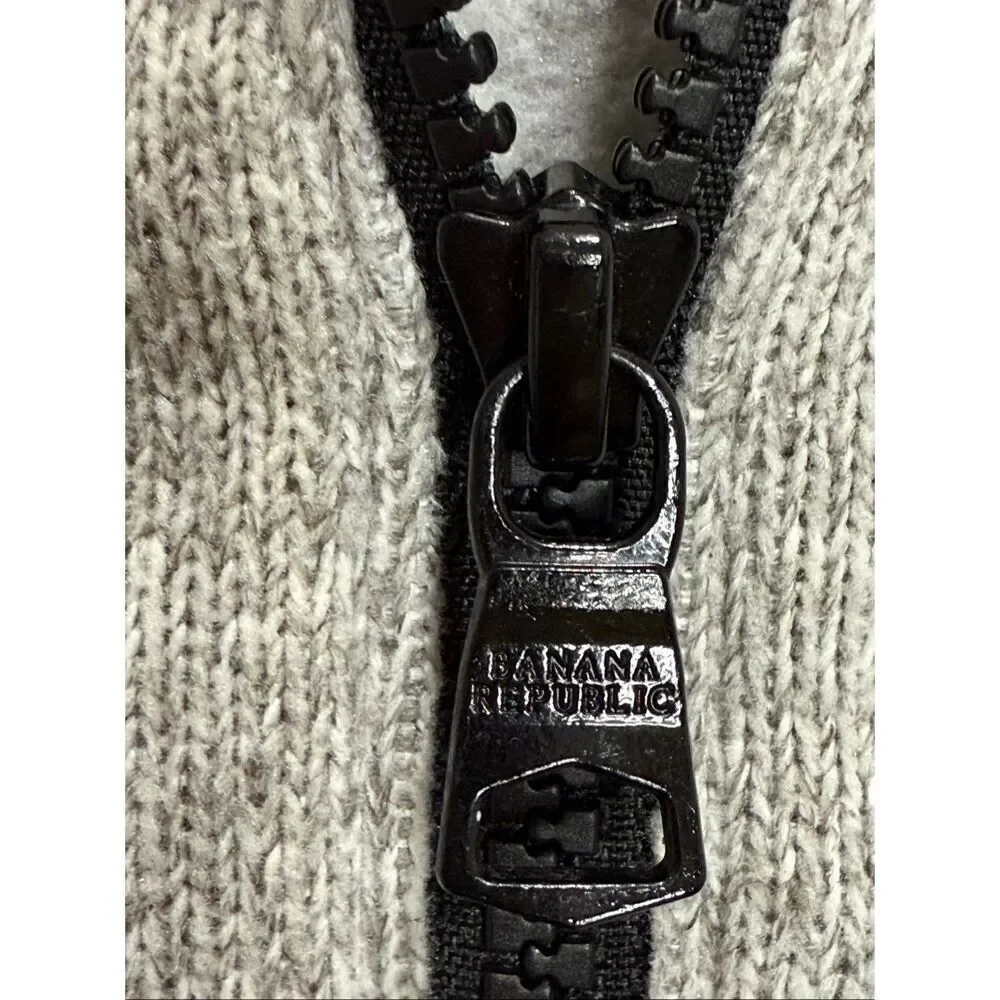 Banana Republic gray quarter zip sweater M